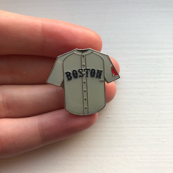 Vintage Boston Red Sox baseball jersey lapel pin - Picture 6 of 6